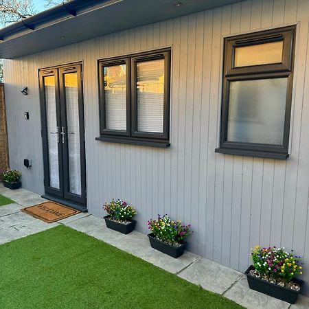 Cozy Cabin ロンドン エクステリア 写真